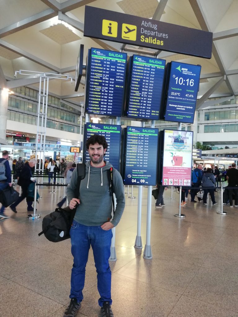 En el aeropuerto, antes de embarcar hacia Gran Canaria